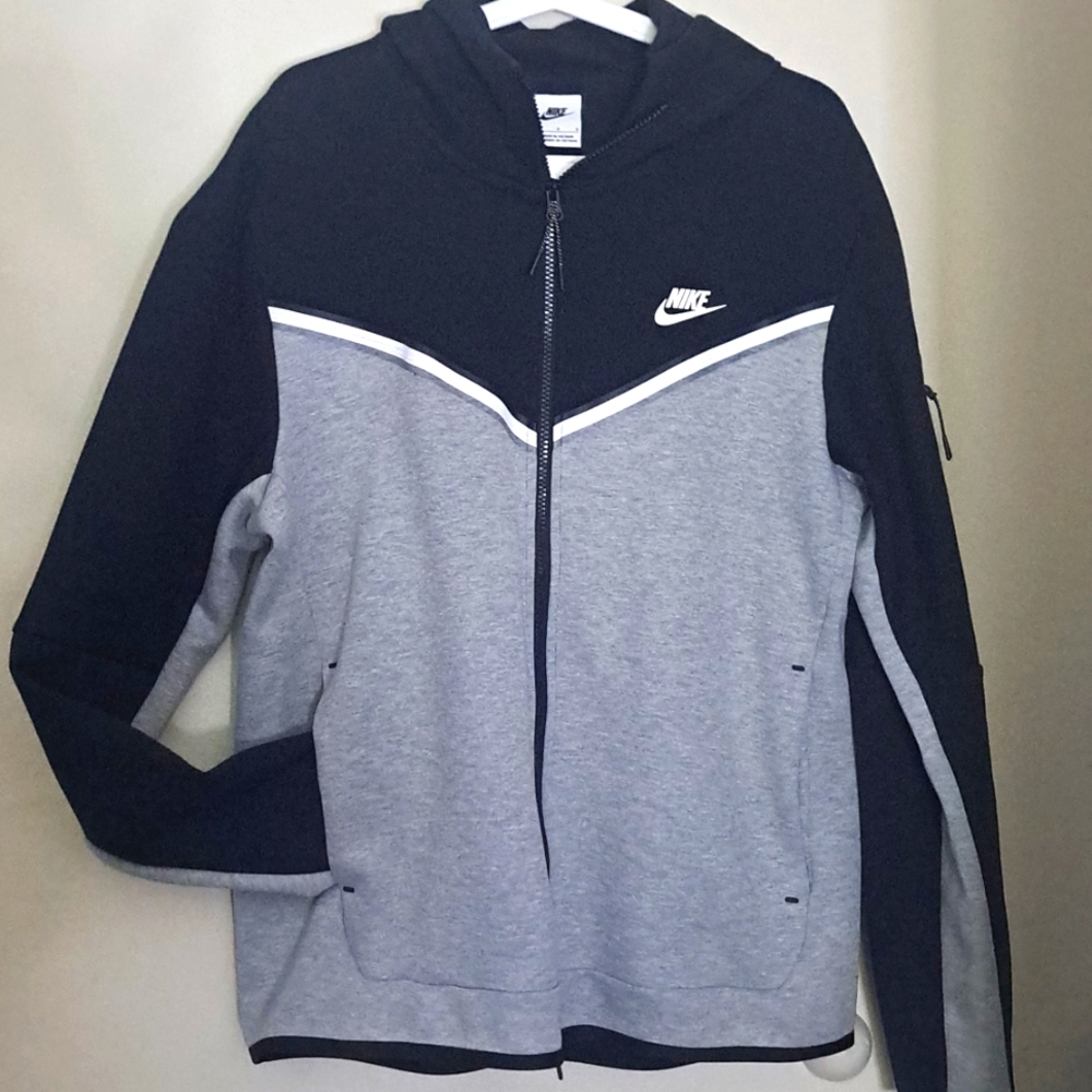 Nike Tech black Grey & white